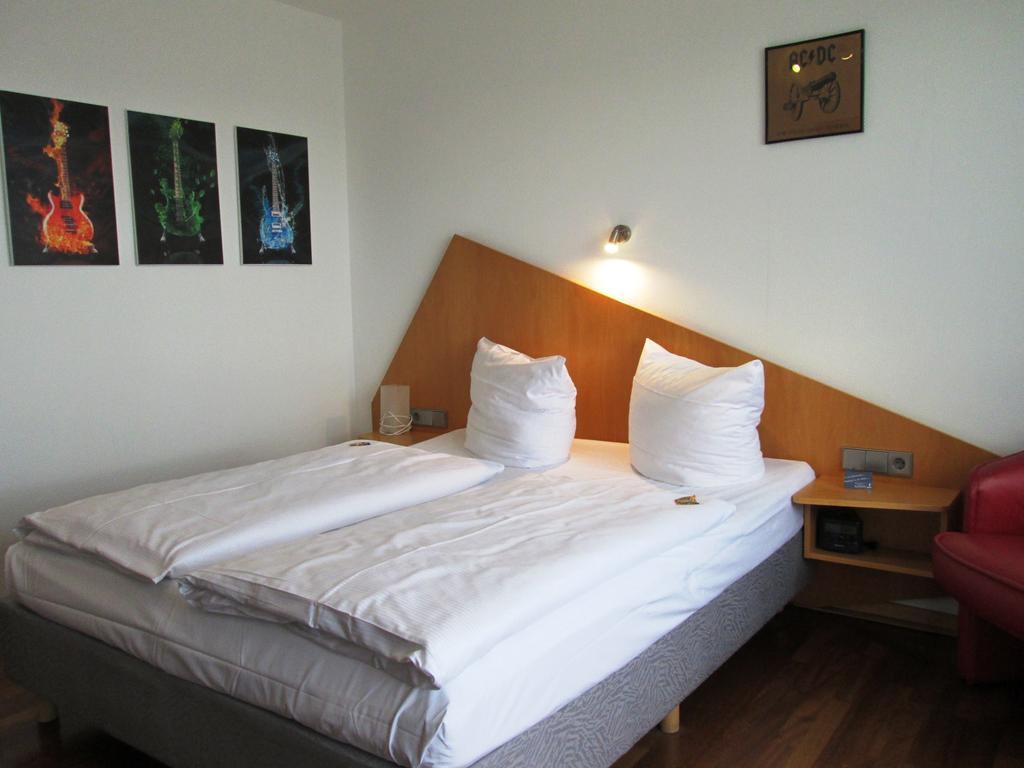 Hotel & Restaurant Kaiser Superior Herrenberg Eksteriør bilde