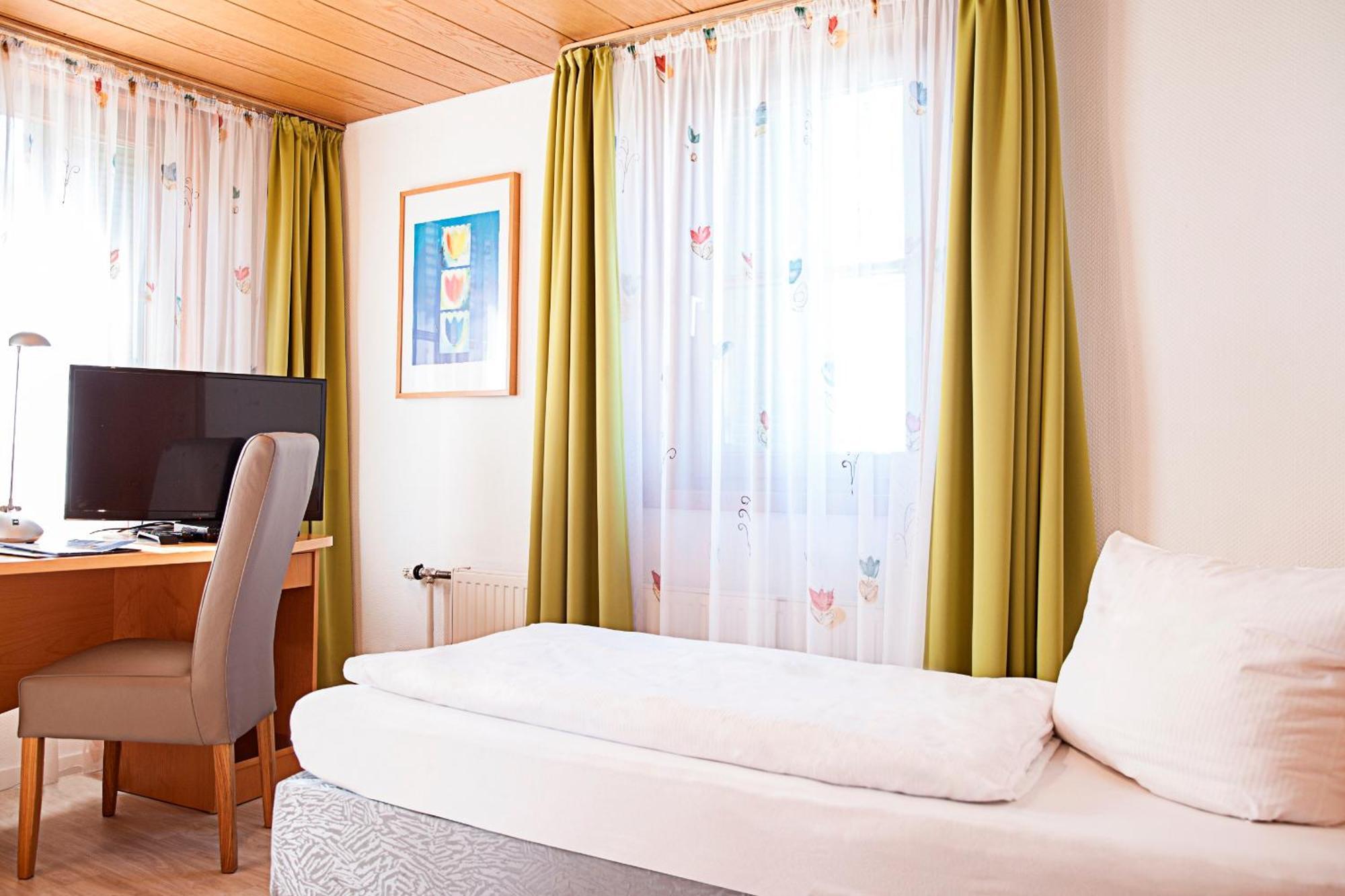 Hotel & Restaurant Kaiser Superior Herrenberg Eksteriør bilde